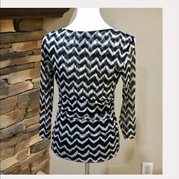 INC Fitted Chevron Print Top With Cinched Waist - Picture 3 of 5